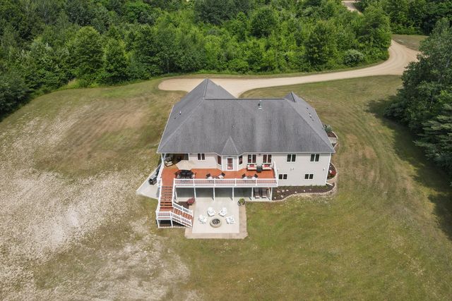 1084 38th Street, Allegan, MI 49010