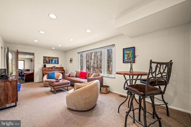 1720 AIDENN LAIR RD, Dresher, PA 19025