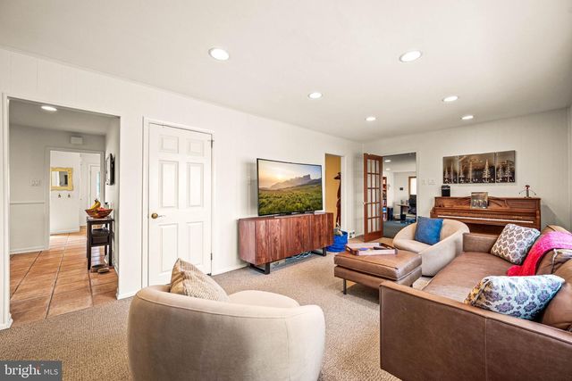 1720 AIDENN LAIR RD, Dresher, PA 19025