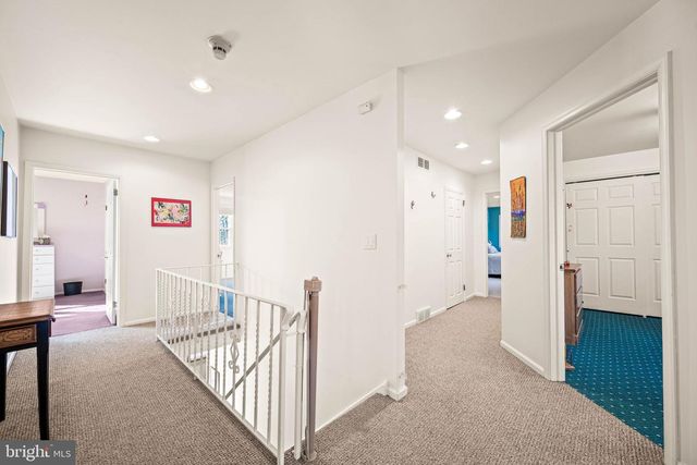 1720 AIDENN LAIR RD, Dresher, PA 19025