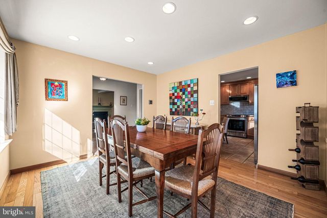 1720 AIDENN LAIR RD, Dresher, PA 19025