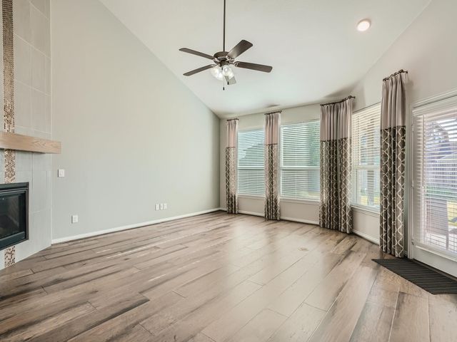 113 Leon LOOP, Liberty Hill, TX 78642