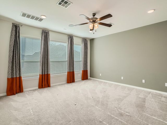 113 Leon LOOP, Liberty Hill, TX 78642