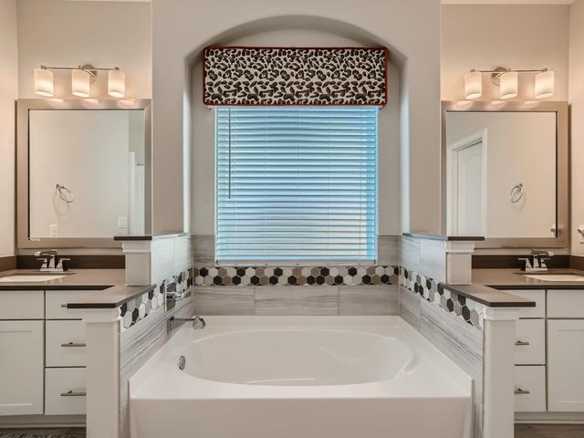 113 Leon LOOP, Liberty Hill, TX 78642