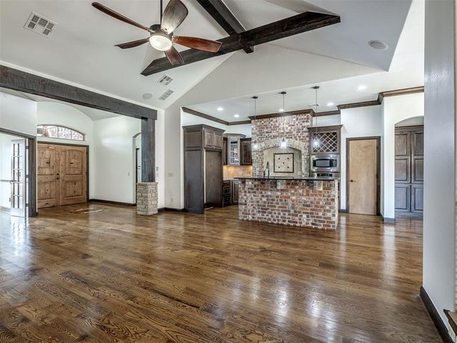 609 Winding Creek Road, Yukon, OK 73099