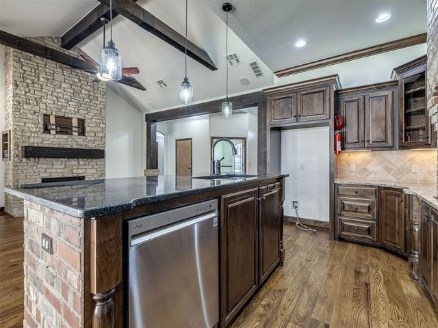 609 Winding Creek Road, Yukon, OK 73099