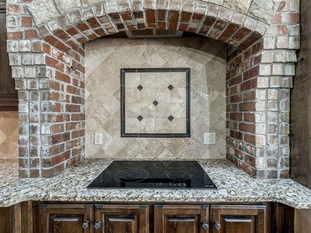 609 Winding Creek Road, Yukon, OK 73099