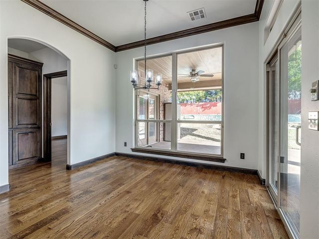 609 Winding Creek Road, Yukon, OK 73099