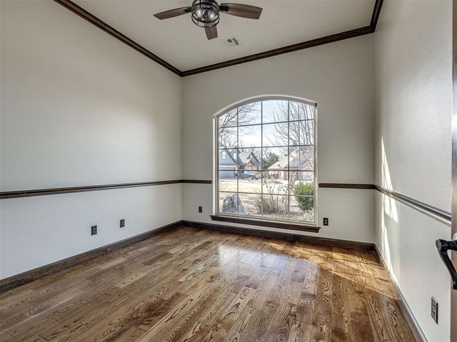 609 Winding Creek Road, Yukon, OK 73099