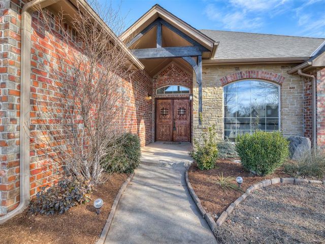 609 Winding Creek Road, Yukon, OK 73099