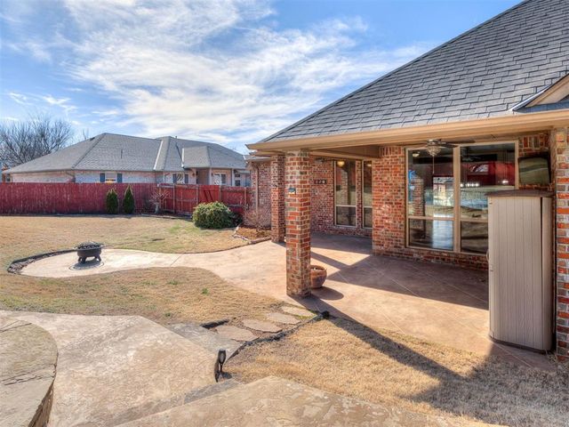 609 Winding Creek Road, Yukon, OK 73099