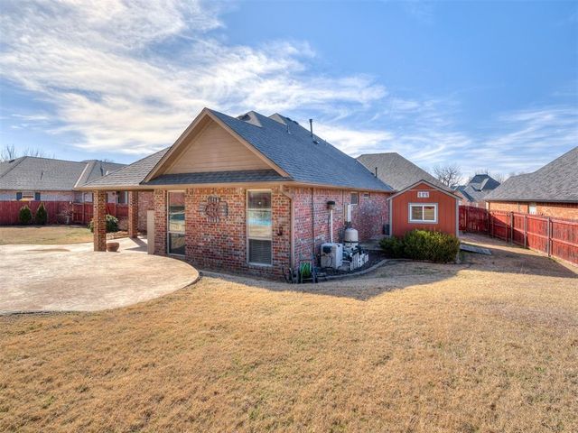 609 Winding Creek Road, Yukon, OK 73099
