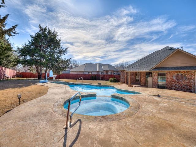 609 Winding Creek Road, Yukon, OK 73099