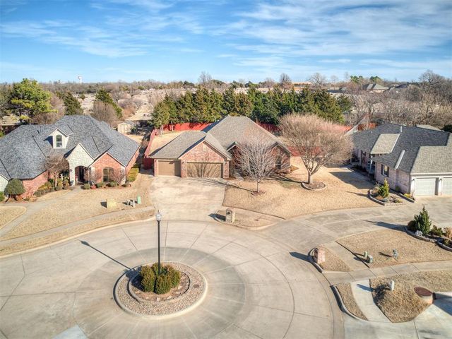 609 Winding Creek Road, Yukon, OK 73099