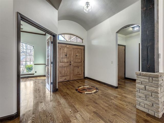 609 Winding Creek Road, Yukon, OK 73099