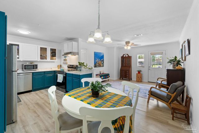 2955 Newton Dr, Pensacola, FL 32503