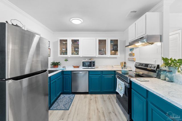 2955 Newton Dr, Pensacola, FL 32503