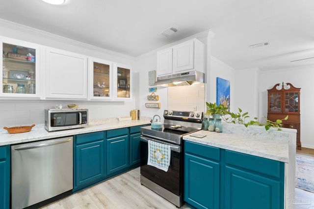 2955 Newton Dr, Pensacola, FL 32503