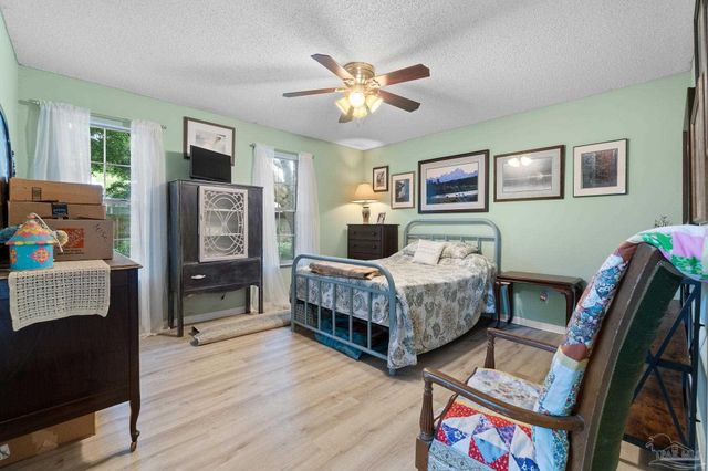 2955 Newton Dr, Pensacola, FL 32503