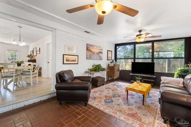 2955 Newton Dr, Pensacola, FL 32503