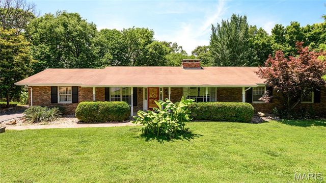 10814 Forest Circle Drive, Sunset Hills, MO 63128