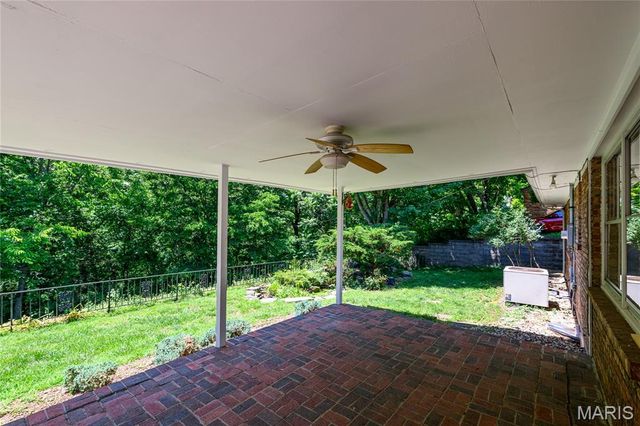 10814 Forest Circle Drive, Sunset Hills, MO 63128