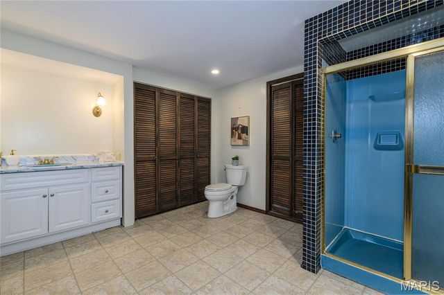 10814 Forest Circle Drive, Sunset Hills, MO 63128