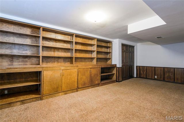 10814 Forest Circle Drive, Sunset Hills, MO 63128