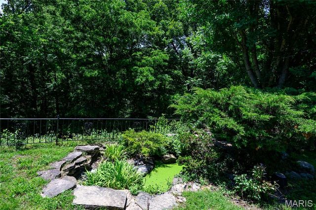 10814 Forest Circle Drive, Sunset Hills, MO 63128
