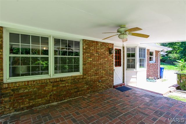 10814 Forest Circle Drive, Sunset Hills, MO 63128