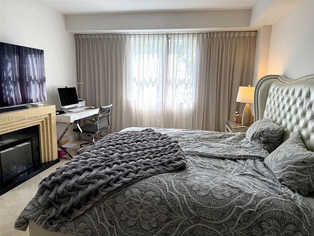 20000 E Country Club Dr 311, Aventura, FL 33180