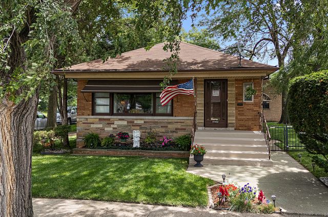 14401 S Hoxie Avenue, Burnham, IL 60633