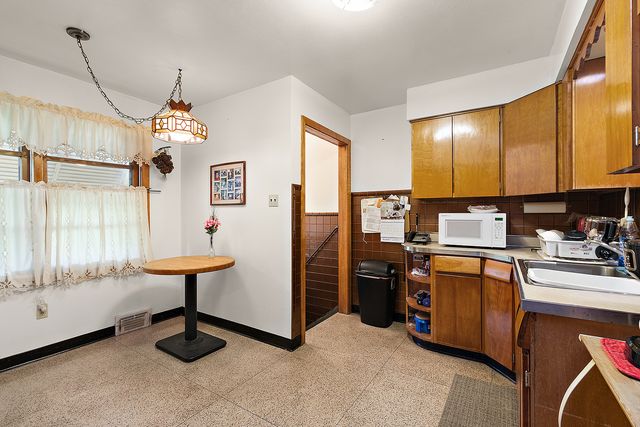 14401 S Hoxie Avenue, Burnham, IL 60633
