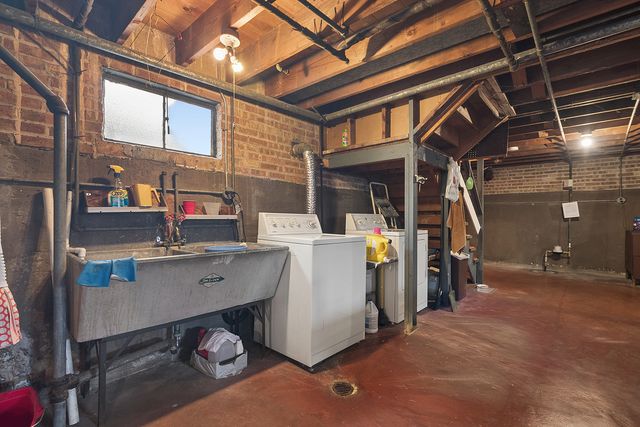 14401 S Hoxie Avenue, Burnham, IL 60633