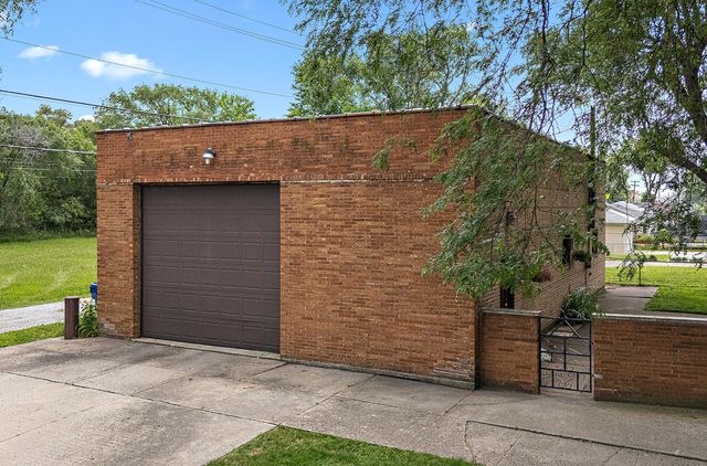 14401 S Hoxie Avenue, Burnham, IL 60633