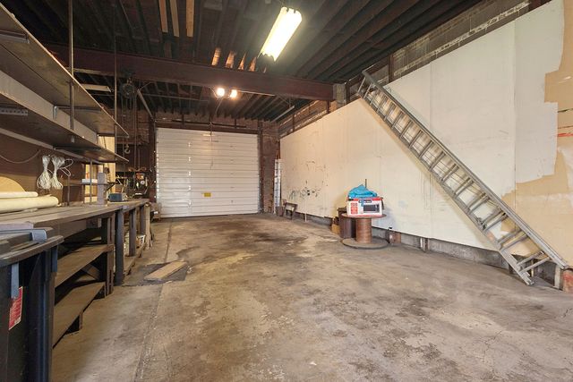 14401 S Hoxie Avenue, Burnham, IL 60633