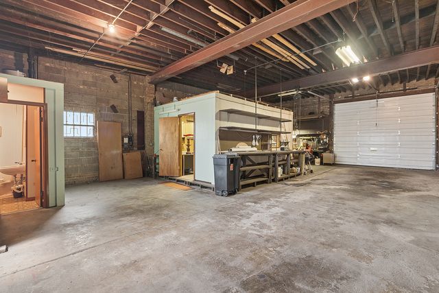 14401 S Hoxie Avenue, Burnham, IL 60633