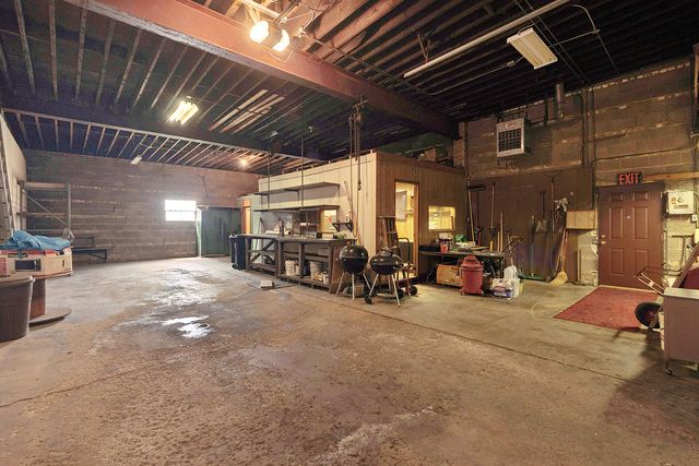 14401 S Hoxie Avenue, Burnham, IL 60633