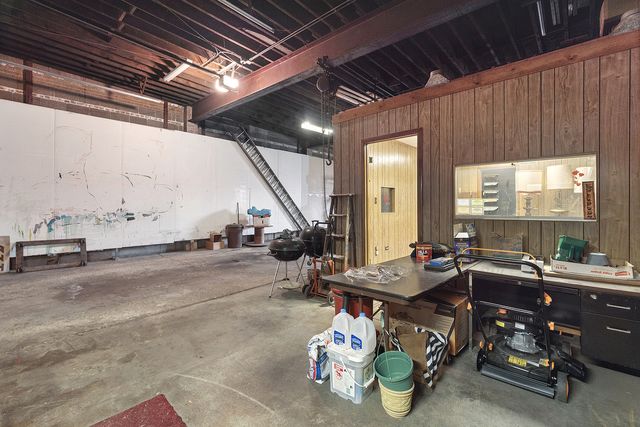 14401 S Hoxie Avenue, Burnham, IL 60633