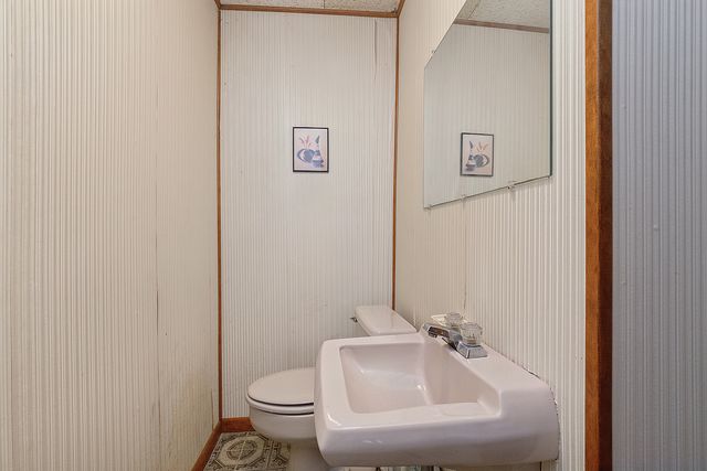 14401 S Hoxie Avenue, Burnham, IL 60633