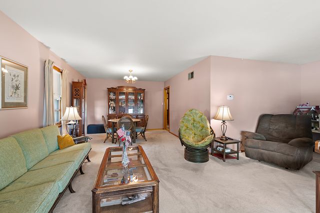 14401 S Hoxie Avenue, Burnham, IL 60633