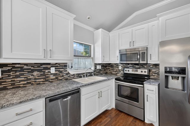 1210 Elmira Street, Weatherford, TX 76086