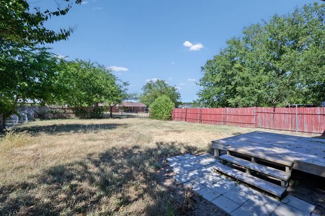 1210 Elmira Street, Weatherford, TX 76086