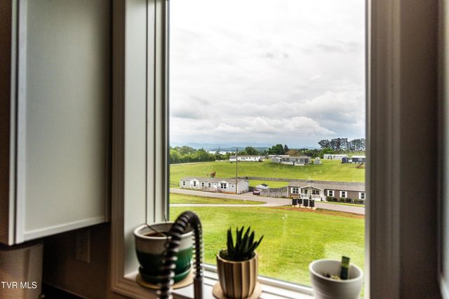 616 Towers Drive, Dandridge, TN 37725