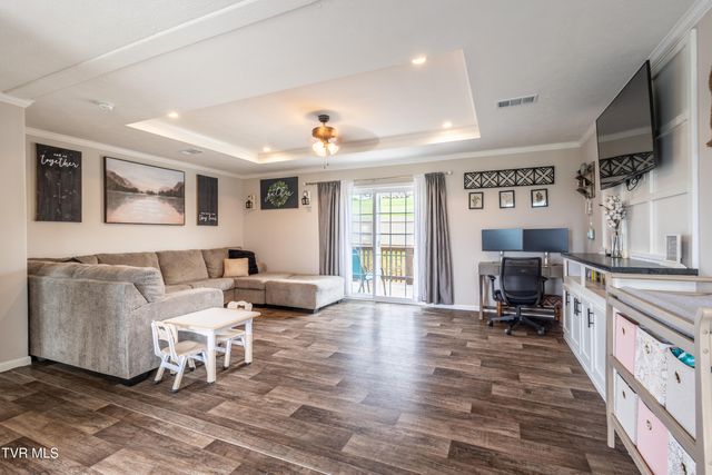 616 Towers Drive, Dandridge, TN 37725