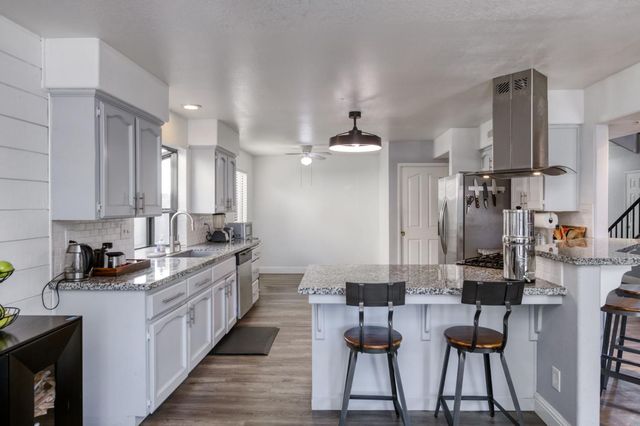 521 E Alluvial Avenue # 102, Fresno, CA 93720