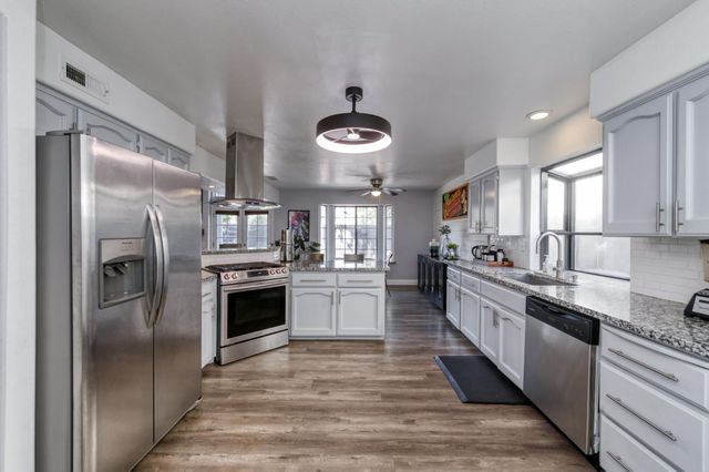 521 E Alluvial Avenue # 102, Fresno, CA 93720