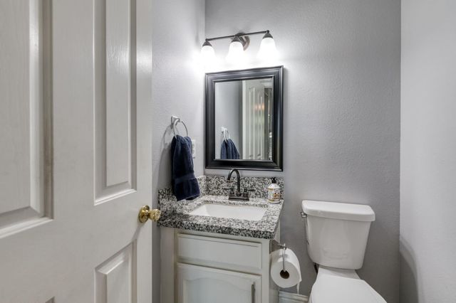 521 E Alluvial Avenue # 102, Fresno, CA 93720