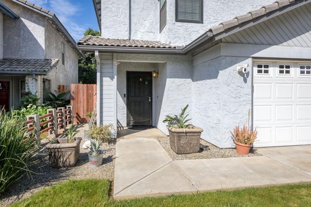 521 E Alluvial Avenue # 102, Fresno, CA 93720