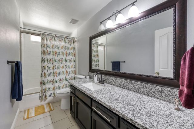 521 E Alluvial Avenue # 102, Fresno, CA 93720